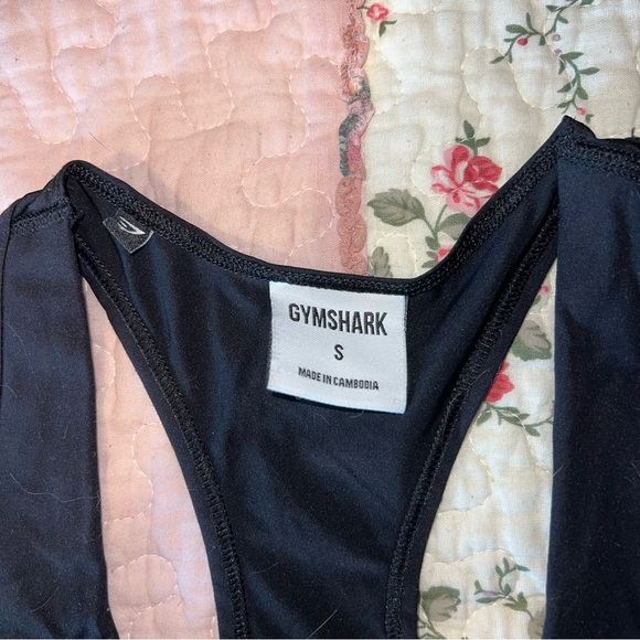 GYMSHARK BLACK TOP - Picture 2 of 3